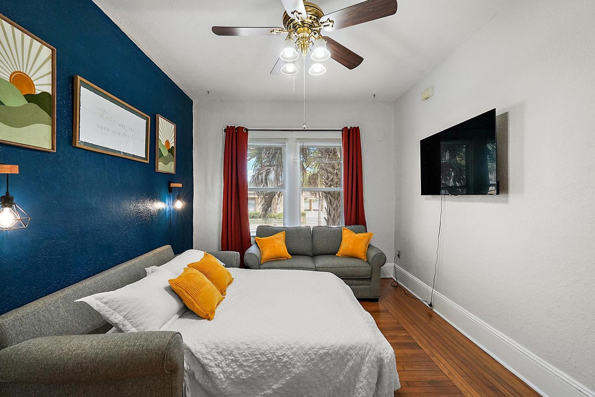 Downtown Den-King Bed~Heart Of Eustis~Queen Sleeper~Upstairs~Bright & Happy Ngoại thất bức ảnh