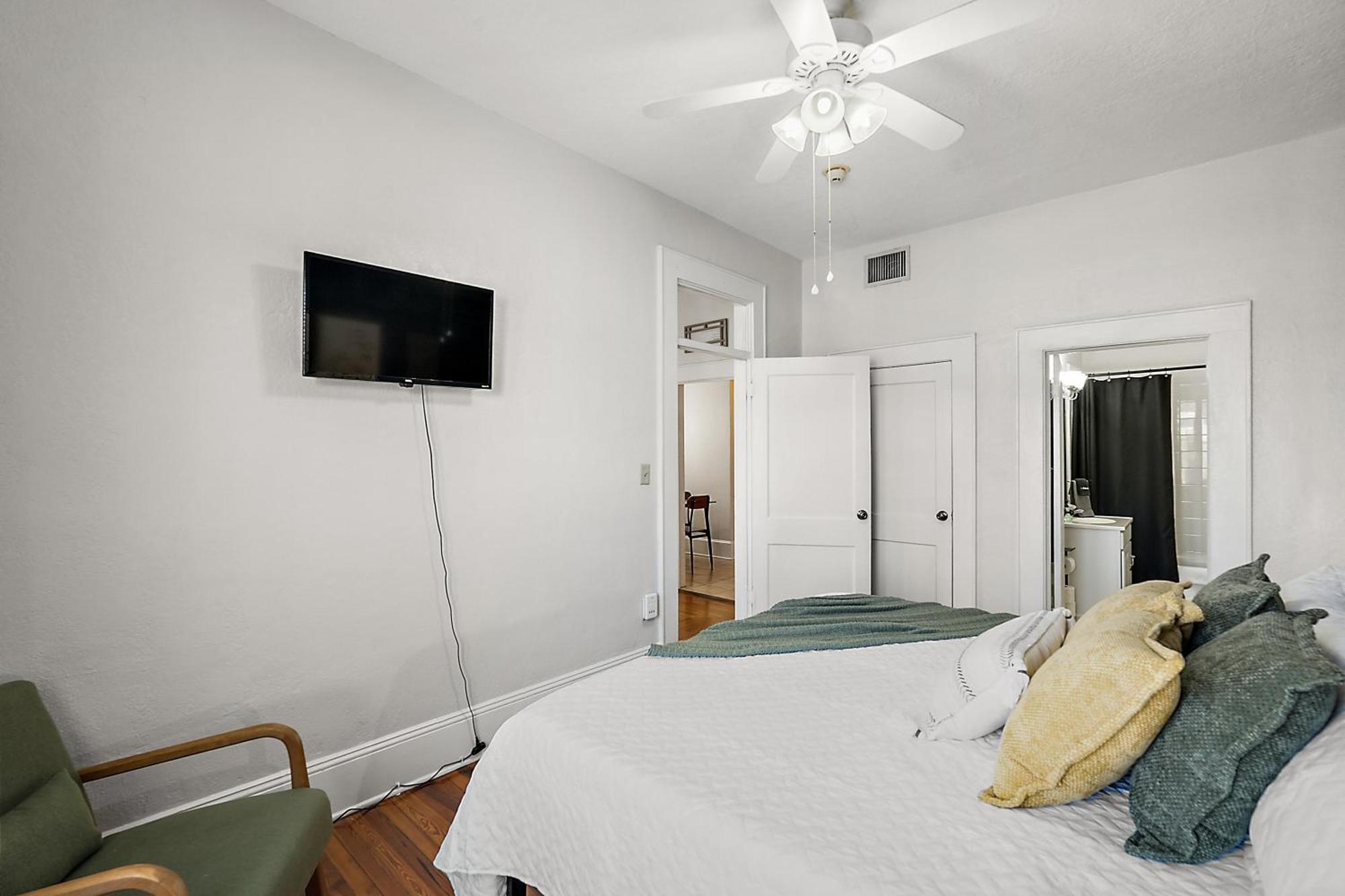 Downtown Den-King Bed~Heart Of Eustis~Queen Sleeper~Upstairs~Bright & Happy Ngoại thất bức ảnh